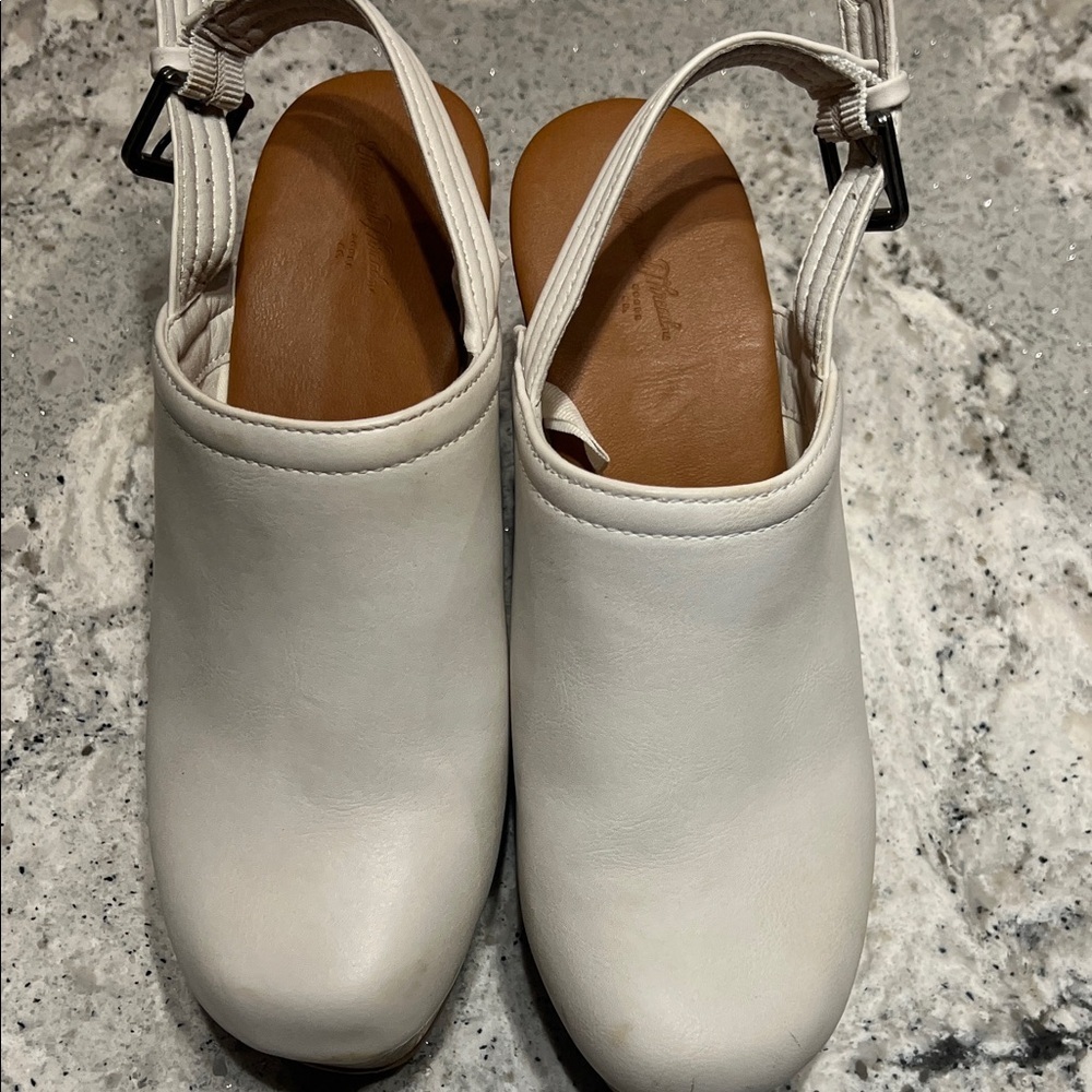 Universal Thread White Mules with Tan Wooden Heel Size 8 - Picture 5 of 10